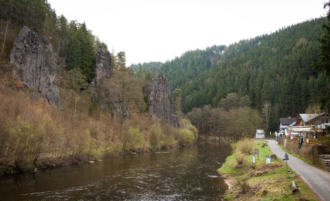 Hiking Karlovy Vary to Loket with kids