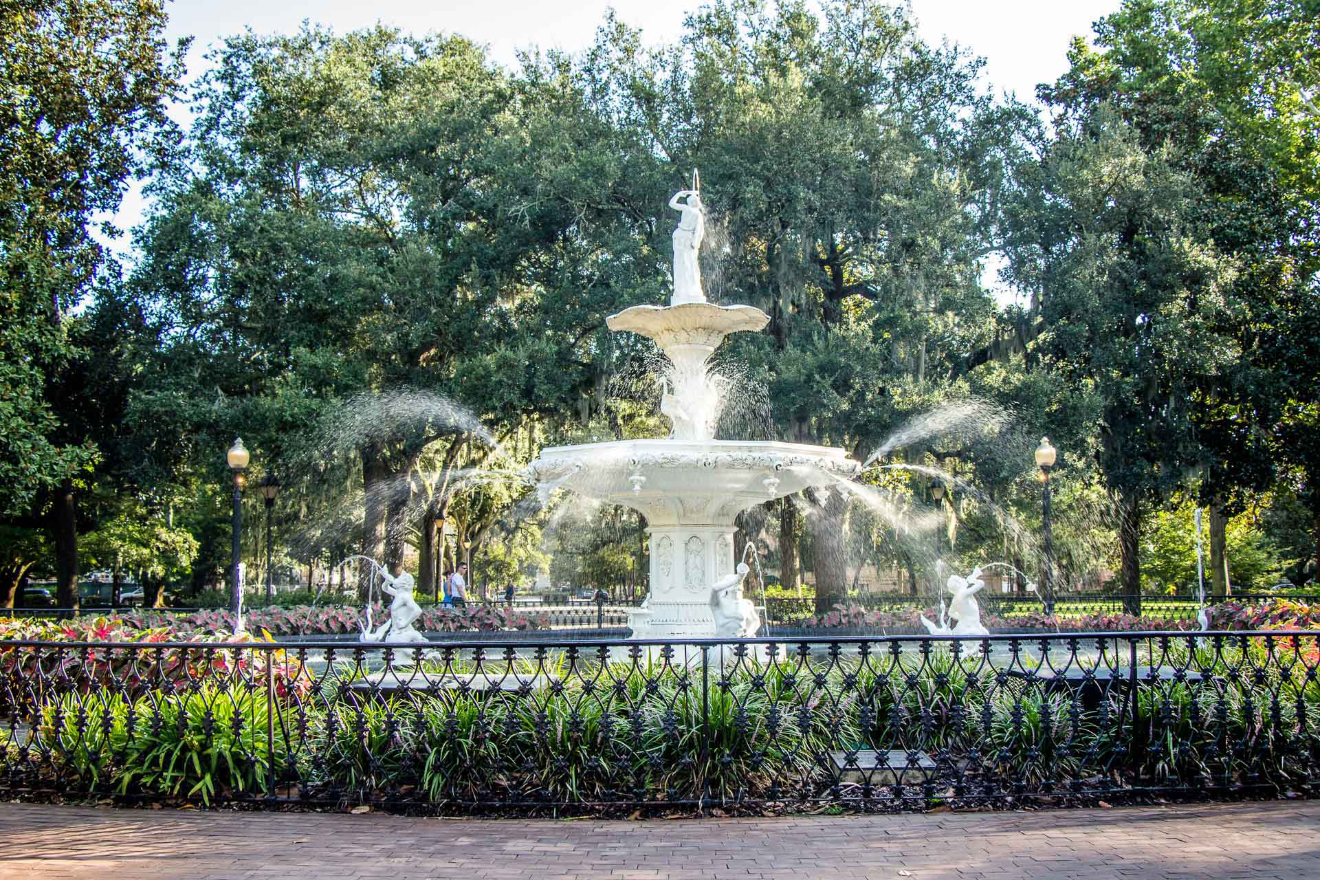 Family Can Travel - things to do in savannah with kids
 - Fountain at Forsyth Park