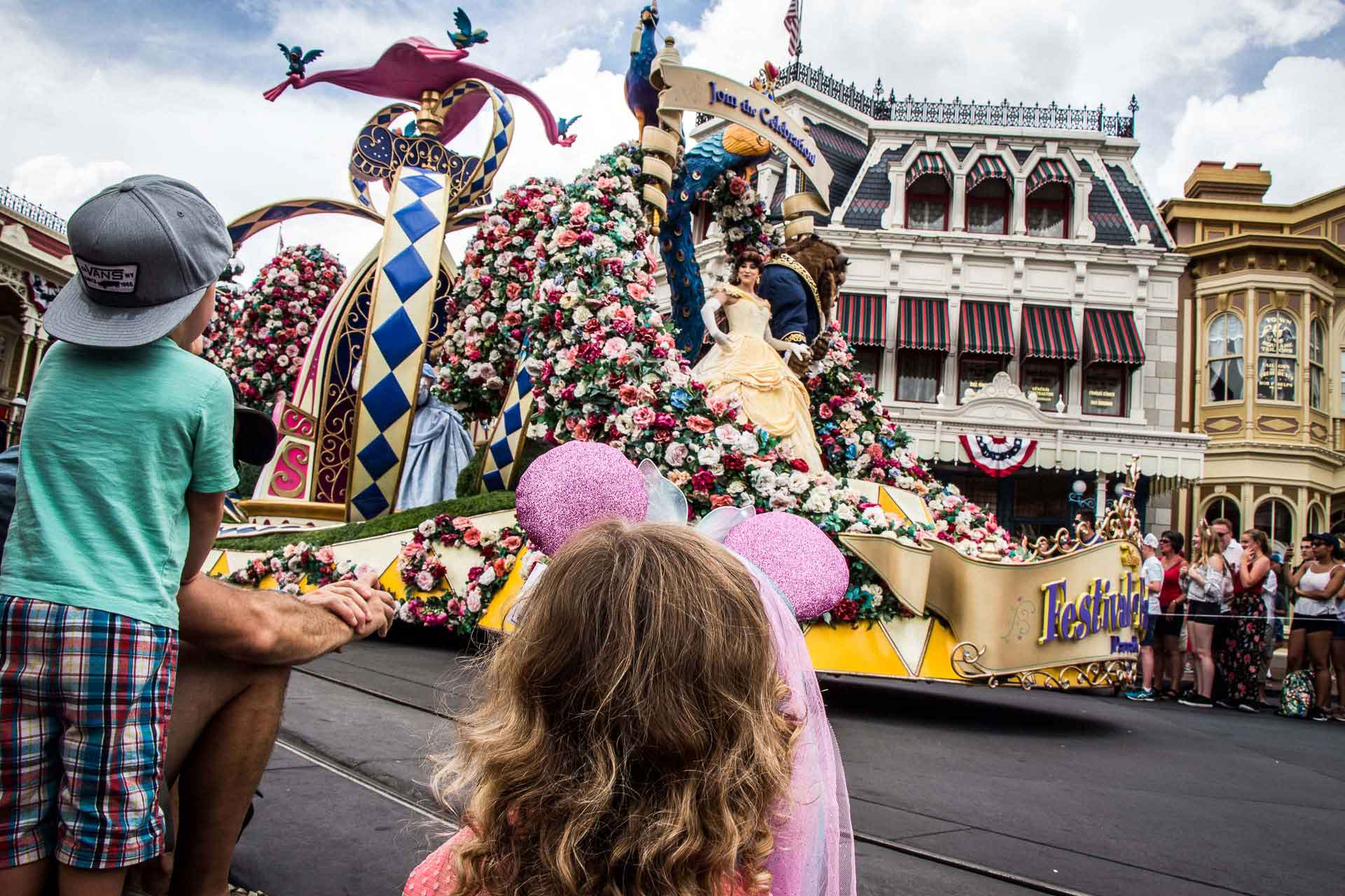 Disney Magic Kingdom Tips - How to Get VIP Disney Parade tickets 