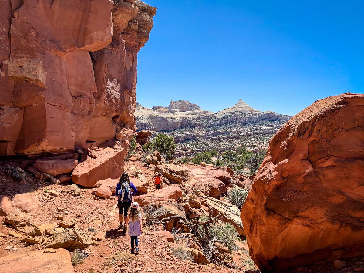 frying pan hiking trail in capitol reef np utah
