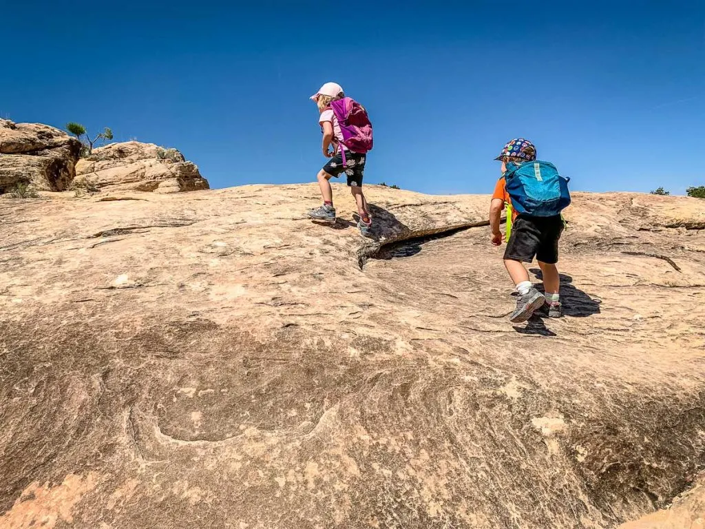 hiking canyonlands with kids