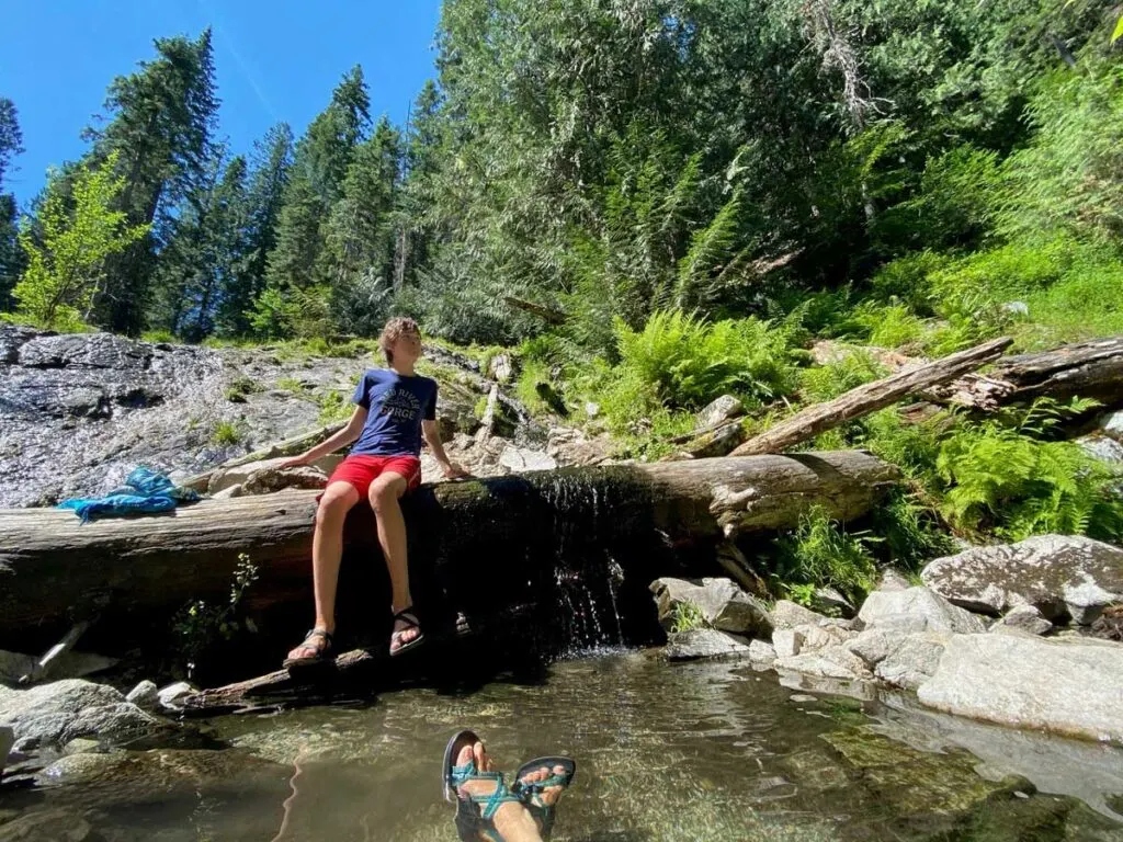 hiking to Weir Creek Hot Springs in Idaho with kids