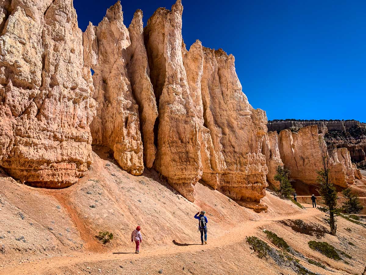Hiking Fairyland Loop Trail in Bryce Canyon NP with kids