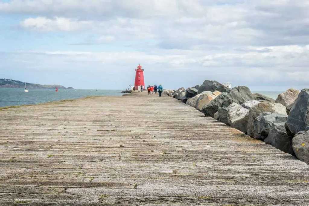 image of Poolbeg Lighthouse in Dublin Ireland