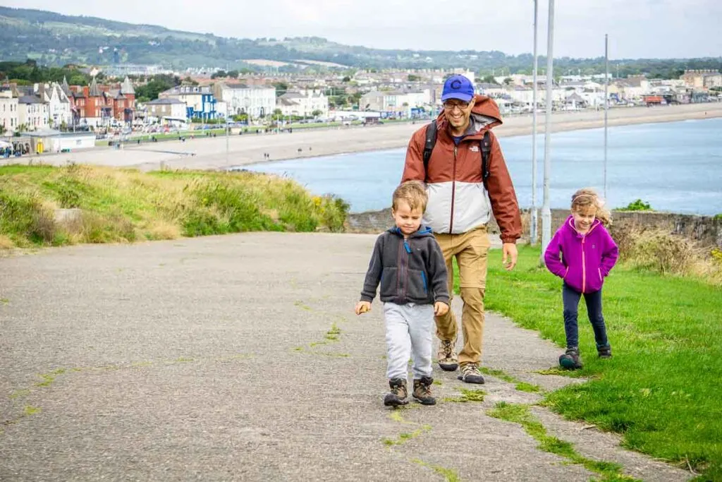 Image of family walking from Bray to Greystones in Ireland