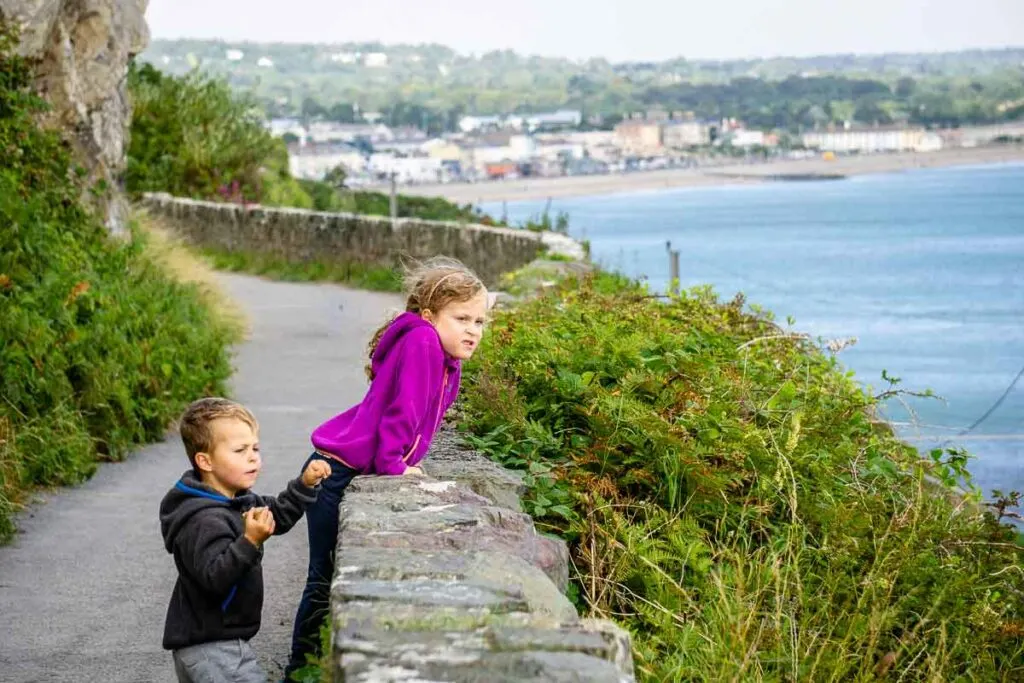 If you visit Dublin, Ireland with kids
take the time to enjoy the kid-friendly hike between Bray to Greystones in Ireland