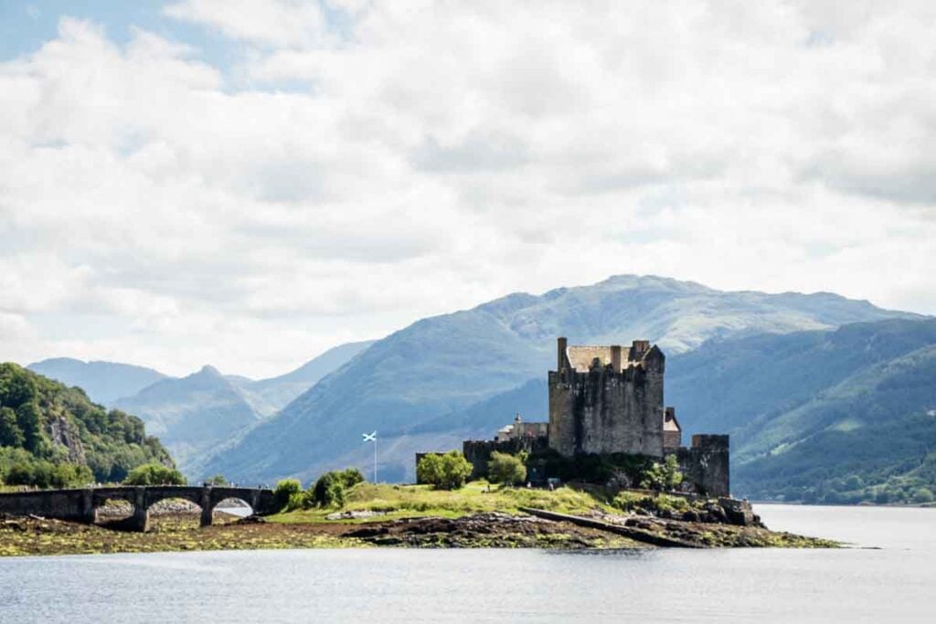 image of Eilan Donan Castle in Scotland