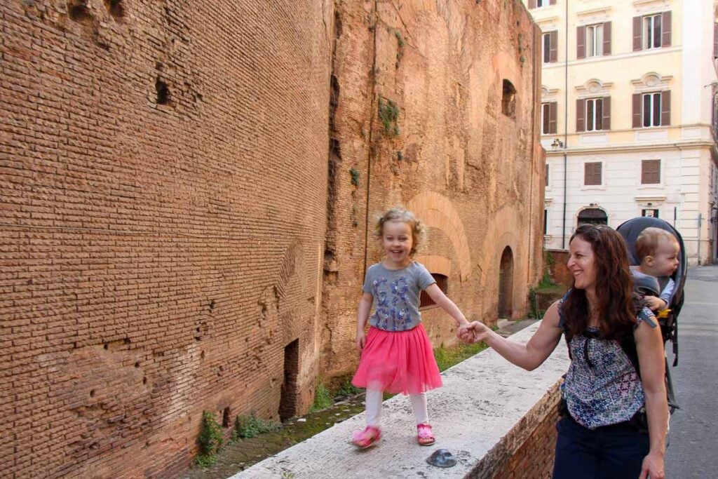 Non c'è bisogno di guardare lontano per trovare cose da fare per i bambini a Roma, Italia - Pantheon per bambini