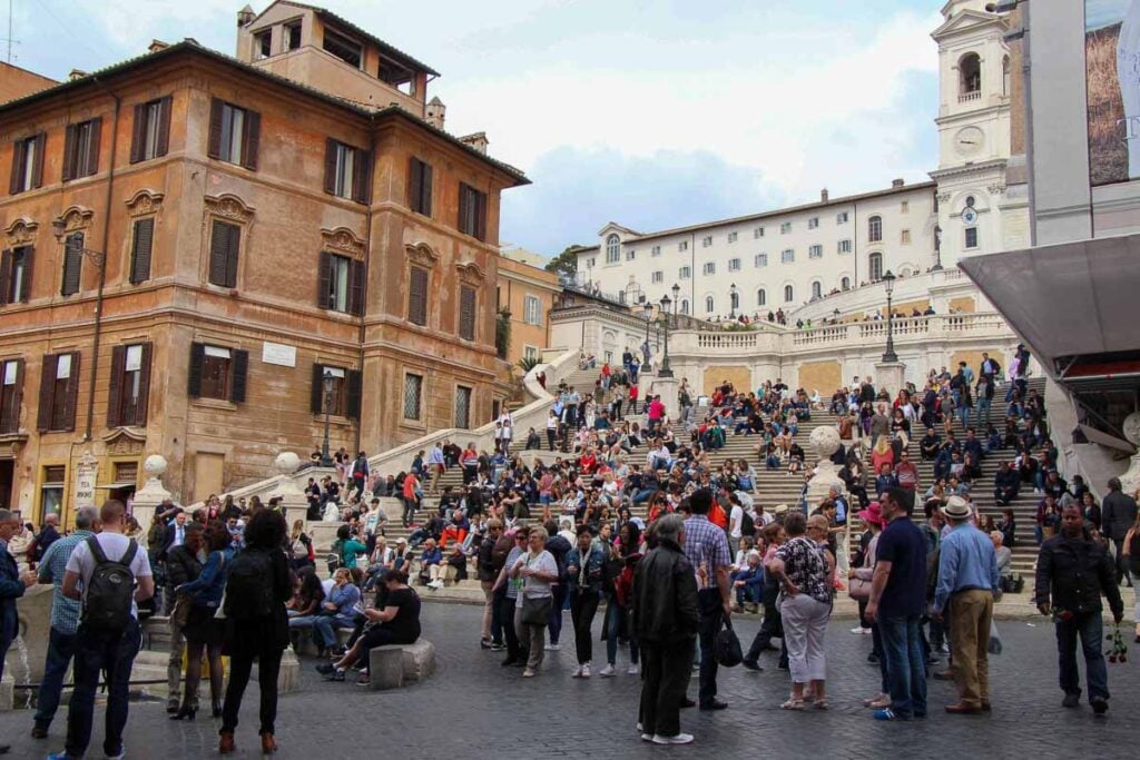 family holidays to Rome - Our first visit to the Rome Spanish Steps with kids was in the afternoon - it was very busy.