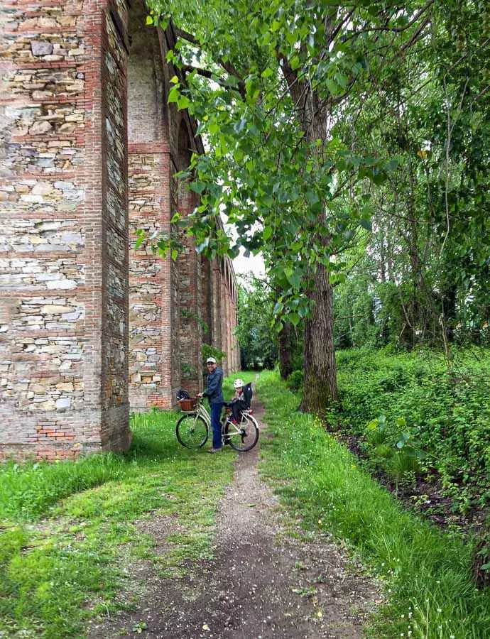 We took our Lucca rental bikes to the Lucca Aquaduct