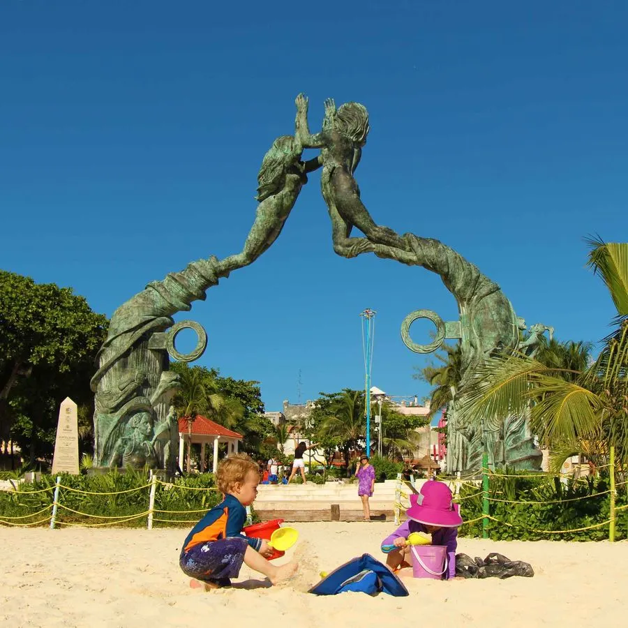 Kid-friendly beaches in Playa del Carmen - Fundadores Park