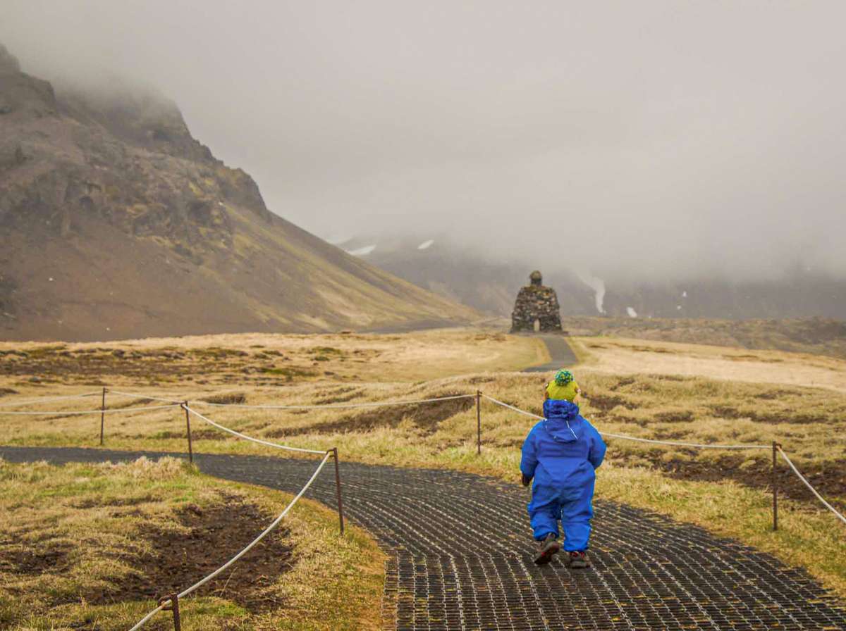 hiking snaefellsnes peninsula iceland - Hellnar to Arnarstapi hike