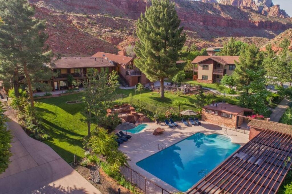 where to stay when visiting zion national park with kids - Cliffrose Springdale