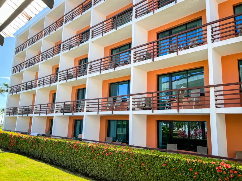the main guest room building at the Best Western Jaco Beach hotel