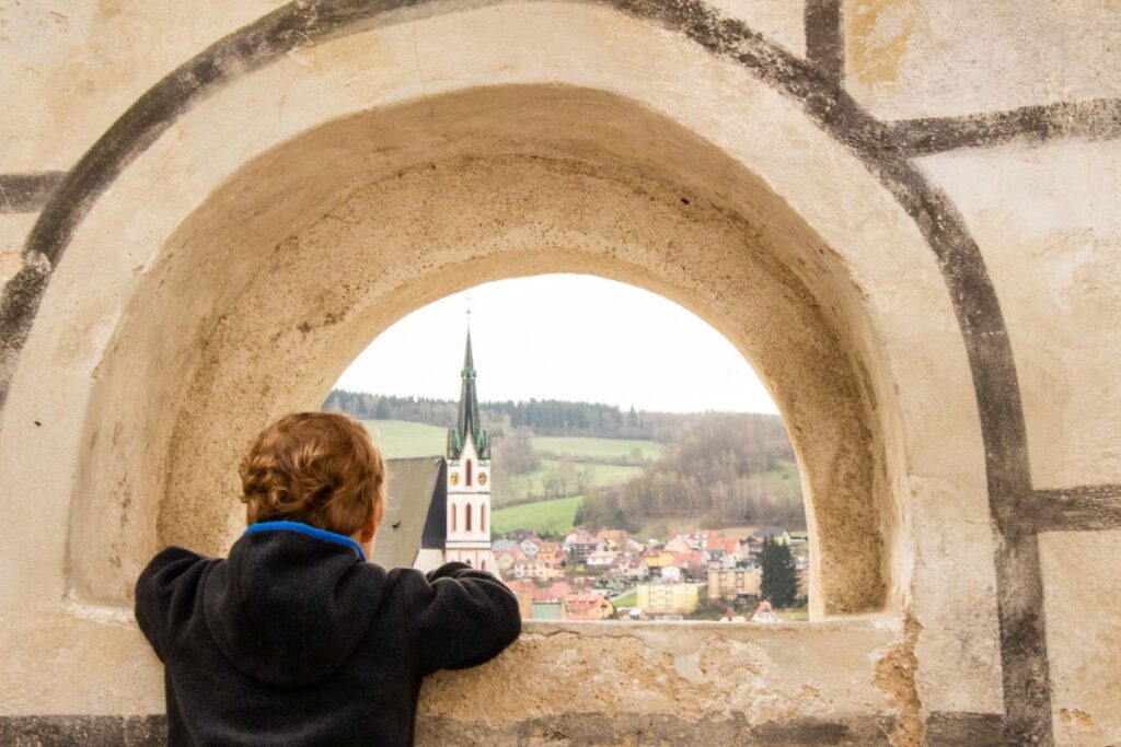 things to do with kids in Cesky Krumlov - the Castle.