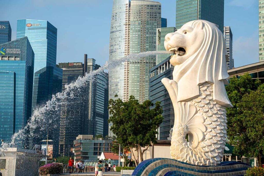 The famous Singapore Merlion in the early morning light.